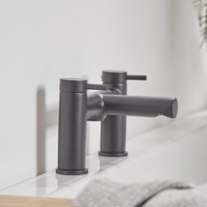 Tavistock Anthem Deck Mounted Bath Filler - Black